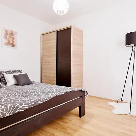 Apartment Apartman Shine